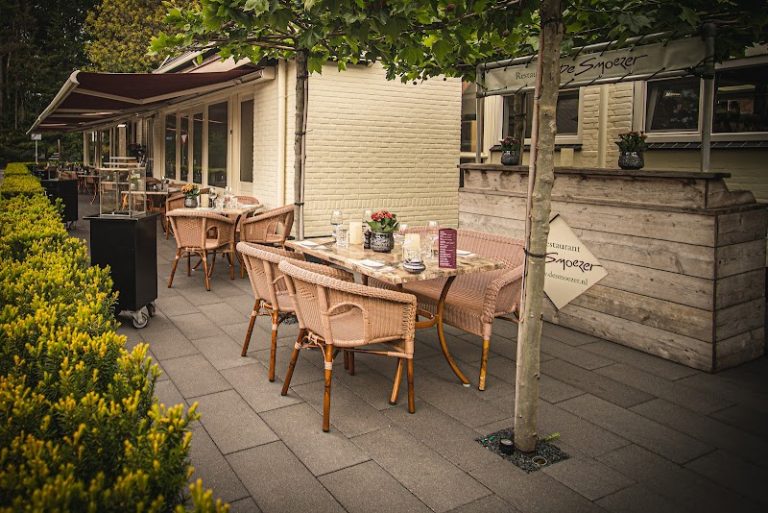 Restaurant De Smoezer — restaurant in Apeldoorn