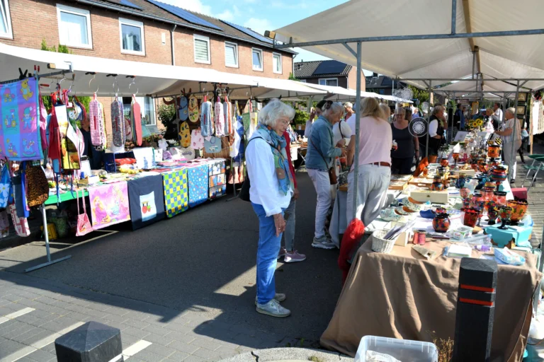 Honing-, Natuur- en Hobbymarkt Ugchelen — markt-eten in Apeldoorn